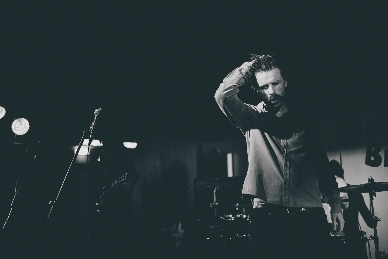 HVMM singer performing live